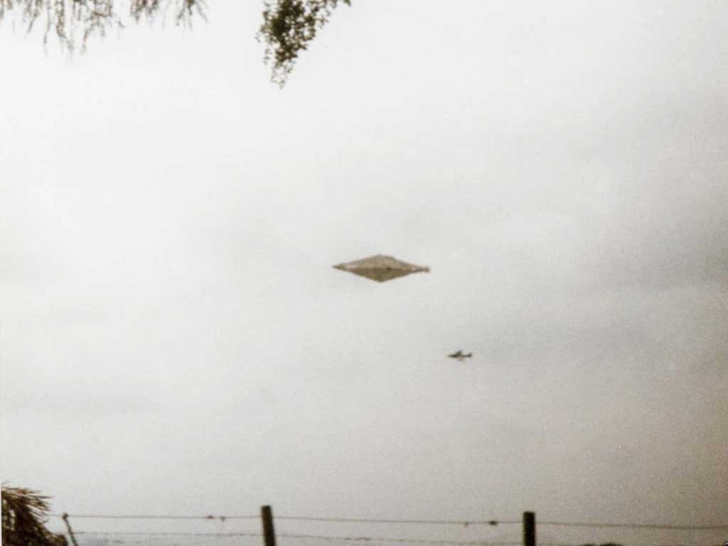 Calvine UFO Photo, 1990