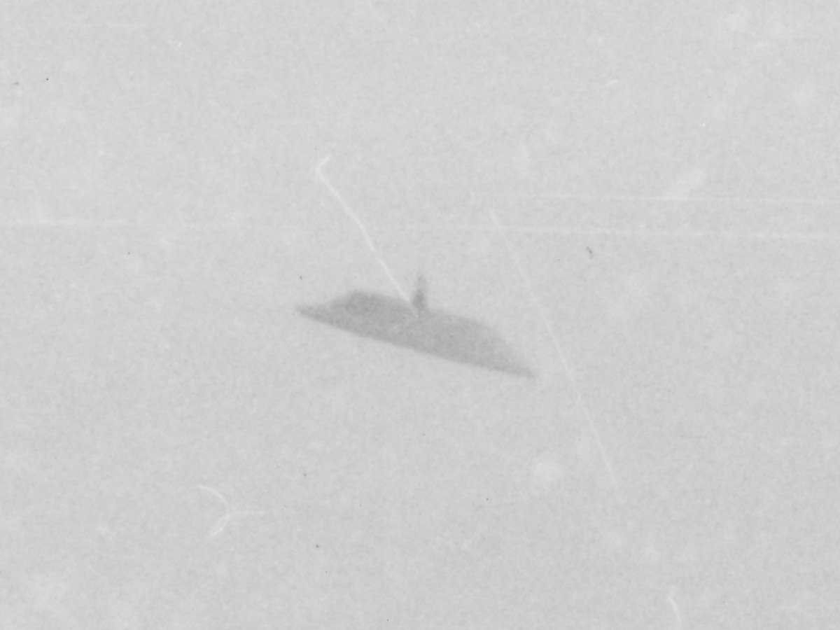 McMinnville UFO Photo (2 of 2) closeup