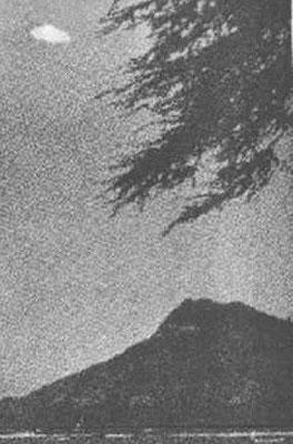 Photo of UFO Over Waikiki, Hawaii, 1959