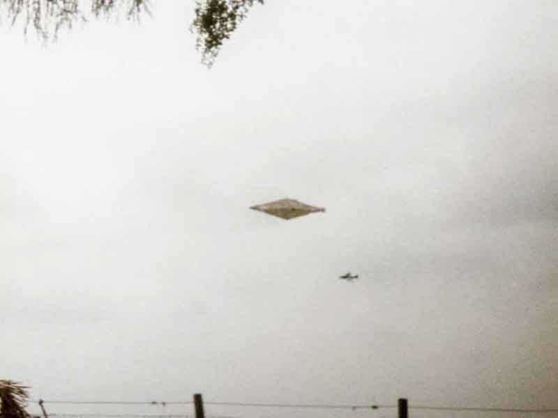 Calvine UFO Photo, 1990