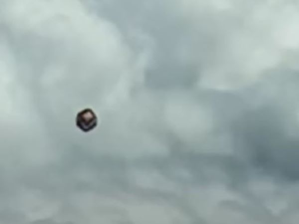 2020 Cube Shaped Object Over Medellín, Colombia