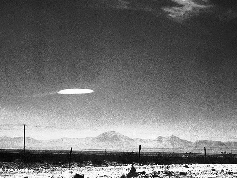Holloman UFO Photo, 1957