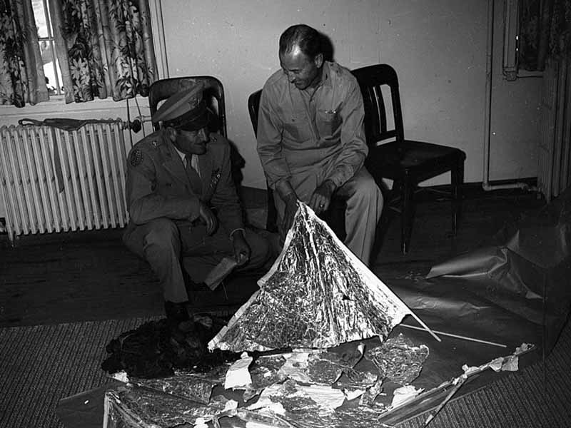 Brig. Gen. Ramey and Col. DuBose with Roswell debris