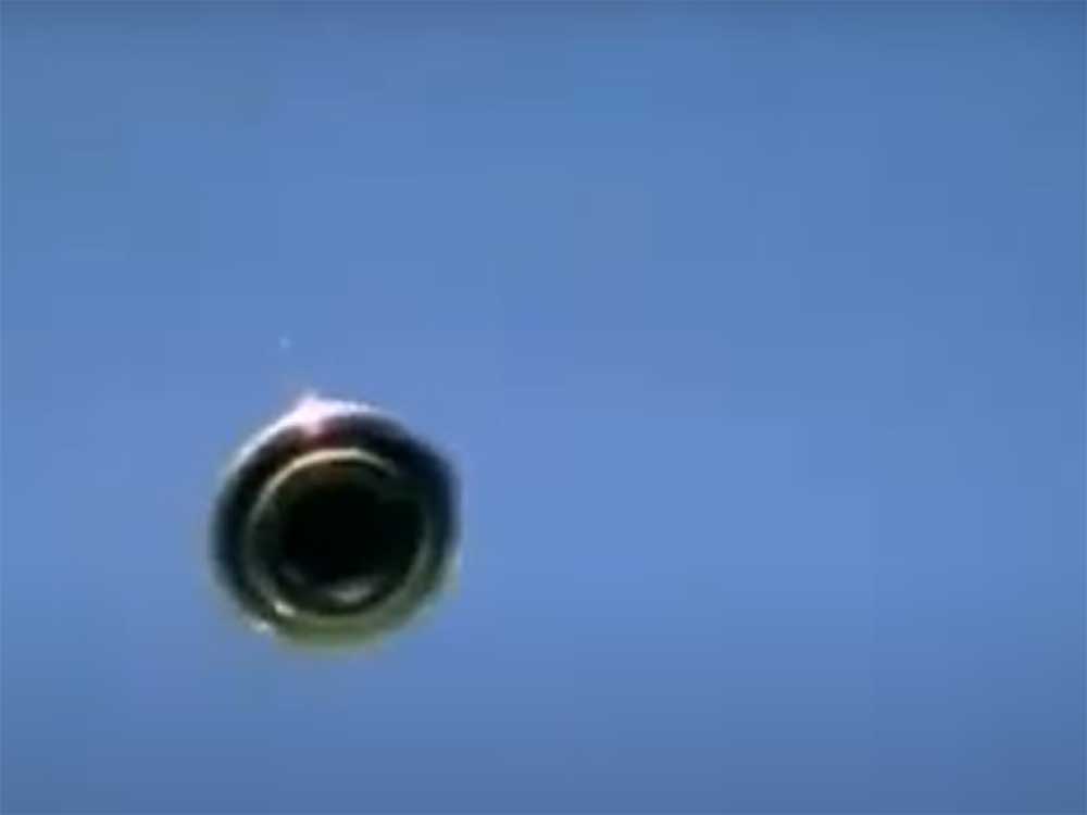 Antonio Urzi and his friend captured multiple videos of a UFO from his apartment window in Milan.