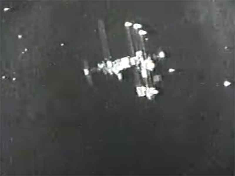 UFOs Buzz Mir Space Station Part 1